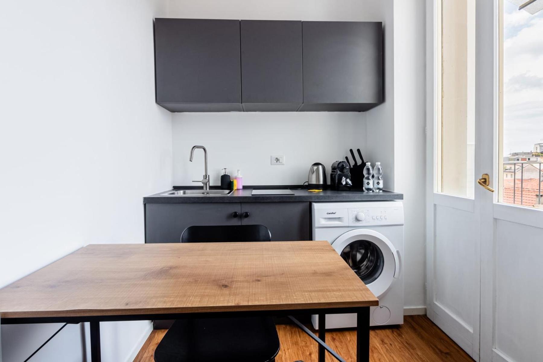 Homeby, Cozy Penthouse Apartment Милано Екстериор снимка