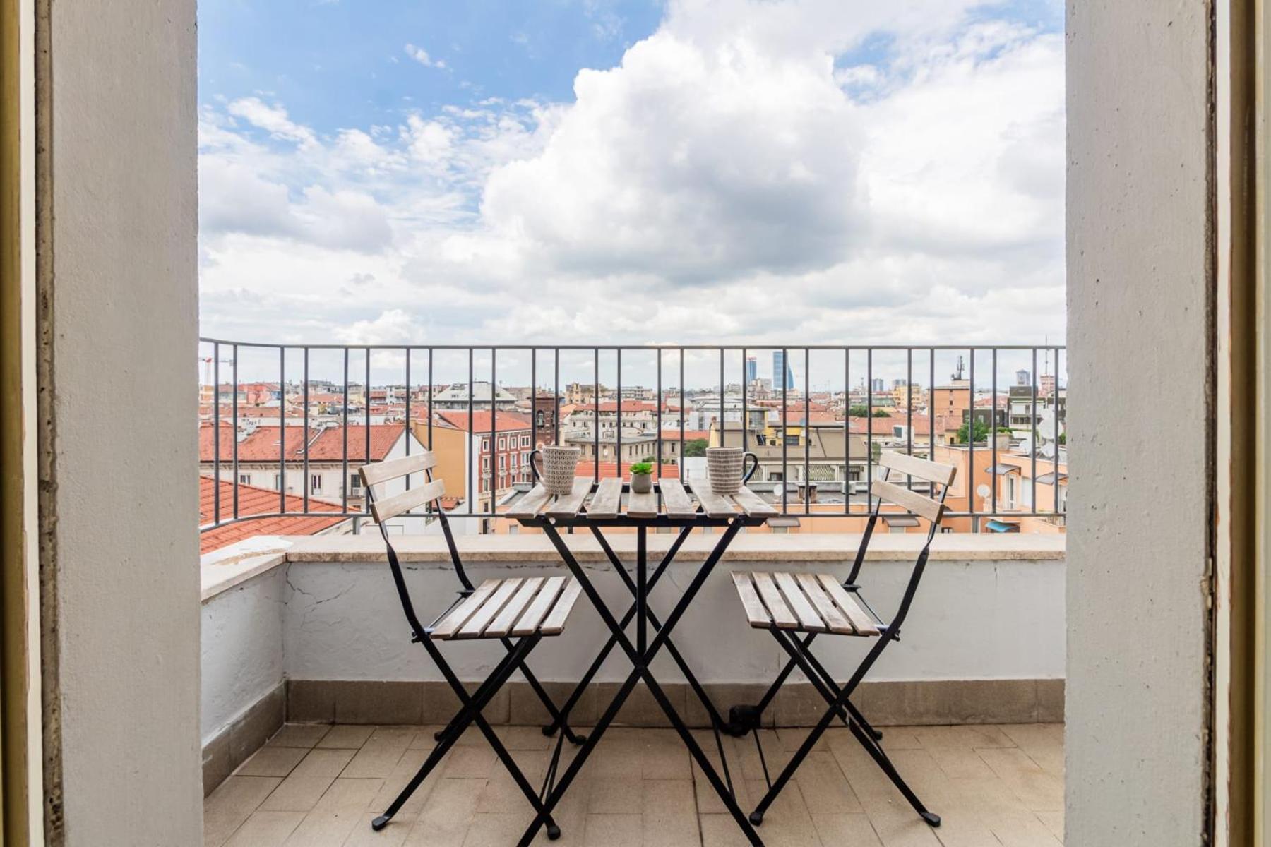 Homeby, Cozy Penthouse Apartment Милано Екстериор снимка